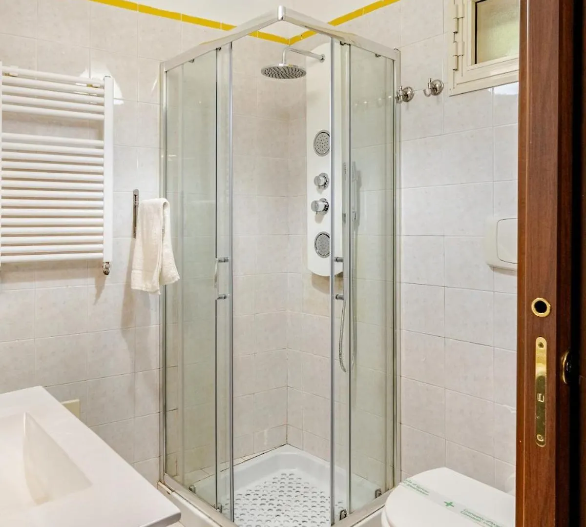 Apartment Centro Storico, B&B, Terrazza, Doccia Idromassaggio Naples